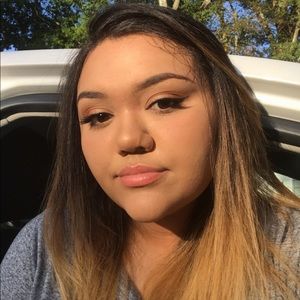 Meet your Posher, Carla